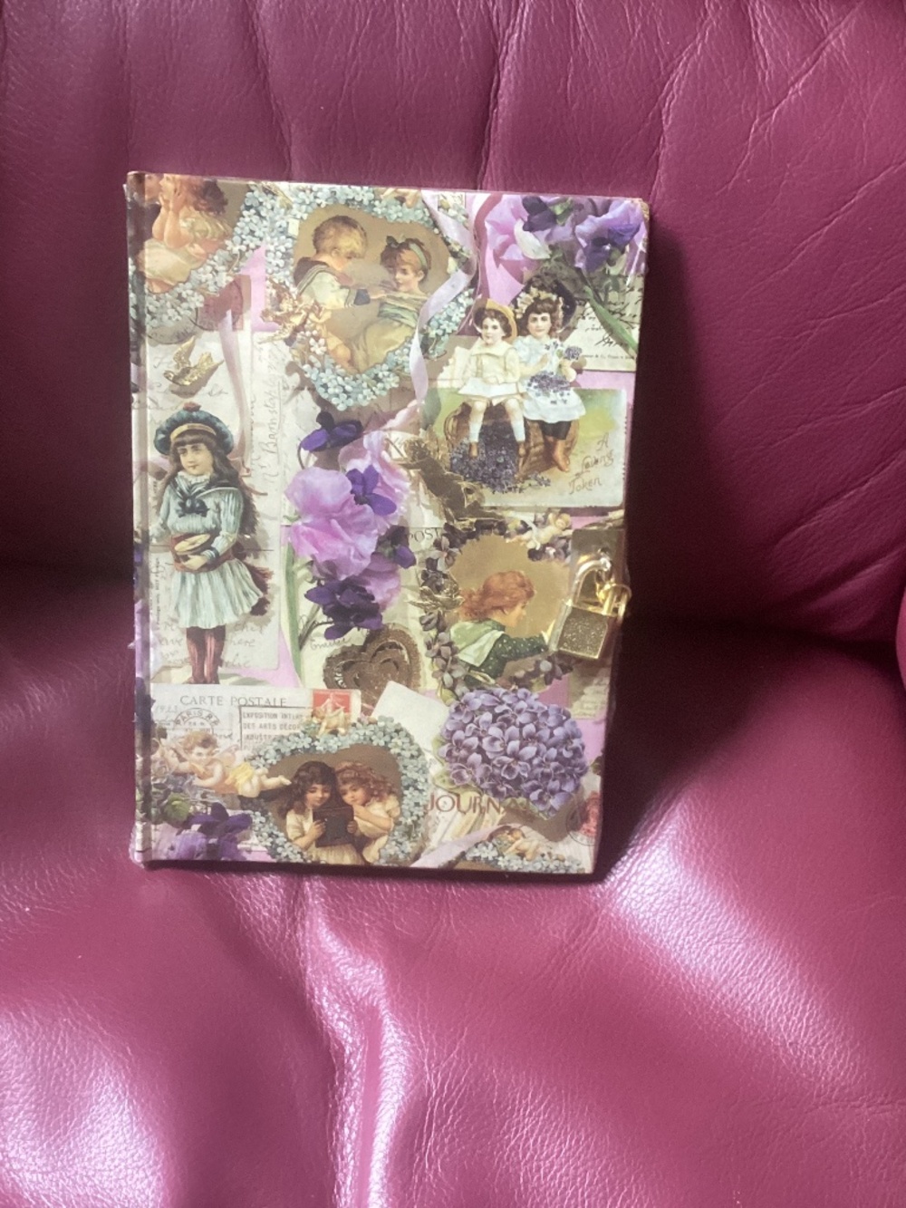 Brand new sealed Vintage Journal 📔 Diary 🔐 Lock and Key NWOT